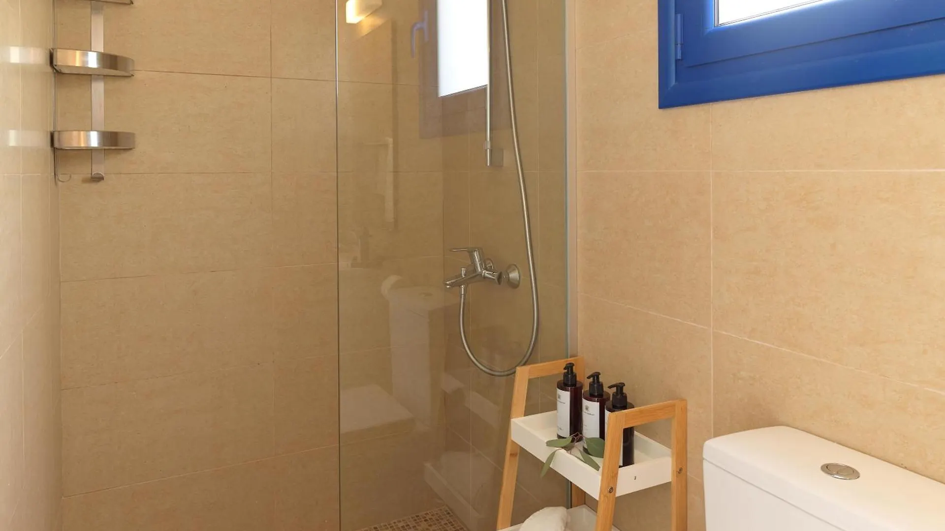 Orchard Villa - Newly Refreshed, Myconian Design Villa With Infinity Pool, Close To Profitis Elias And Located Five Minutes Away From The Heart Of Protaras